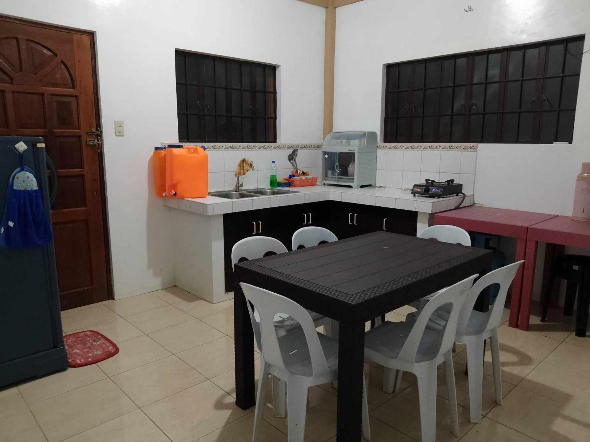 דירות פורטו פרינססה Estrelle Orange House - Backpackers Hub מראה חיצוני תמונה