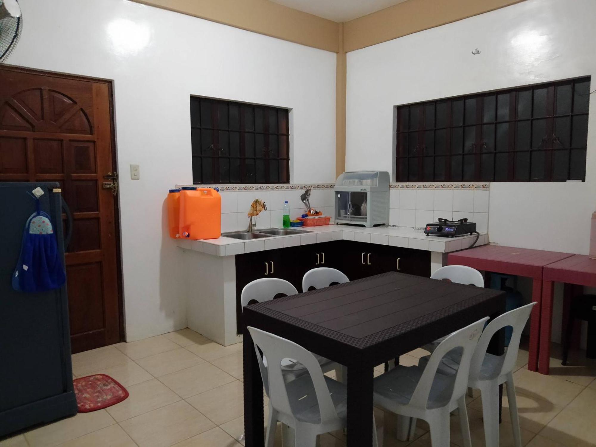 דירות פורטו פרינססה Estrelle Orange House - Backpackers Hub מראה חיצוני תמונה